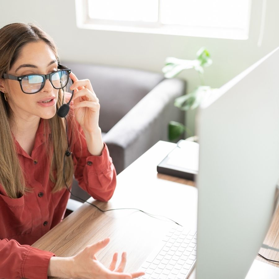 Alhambra traductores en Murcia - Atención telefónica diferentes idiomas